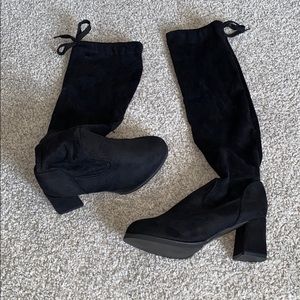 New knee high heeled boots✨🤍